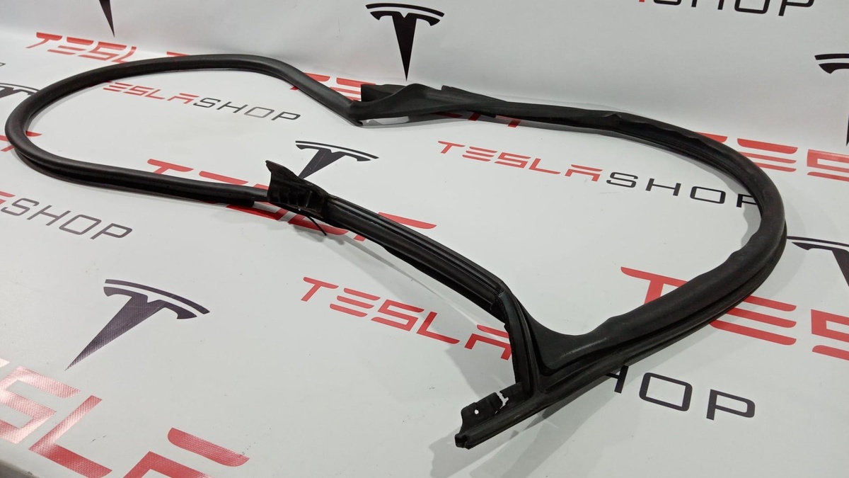 Уплотнитель к Tesla Model S 2014