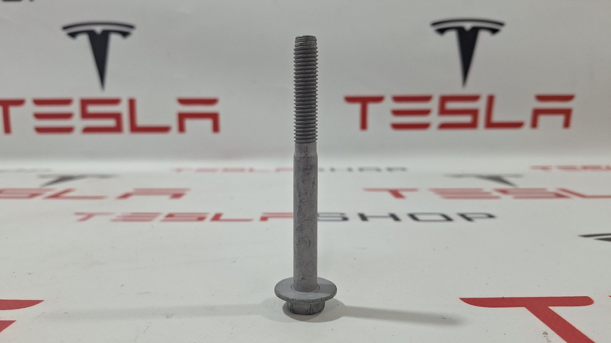 Болт к Tesla Model X 2022