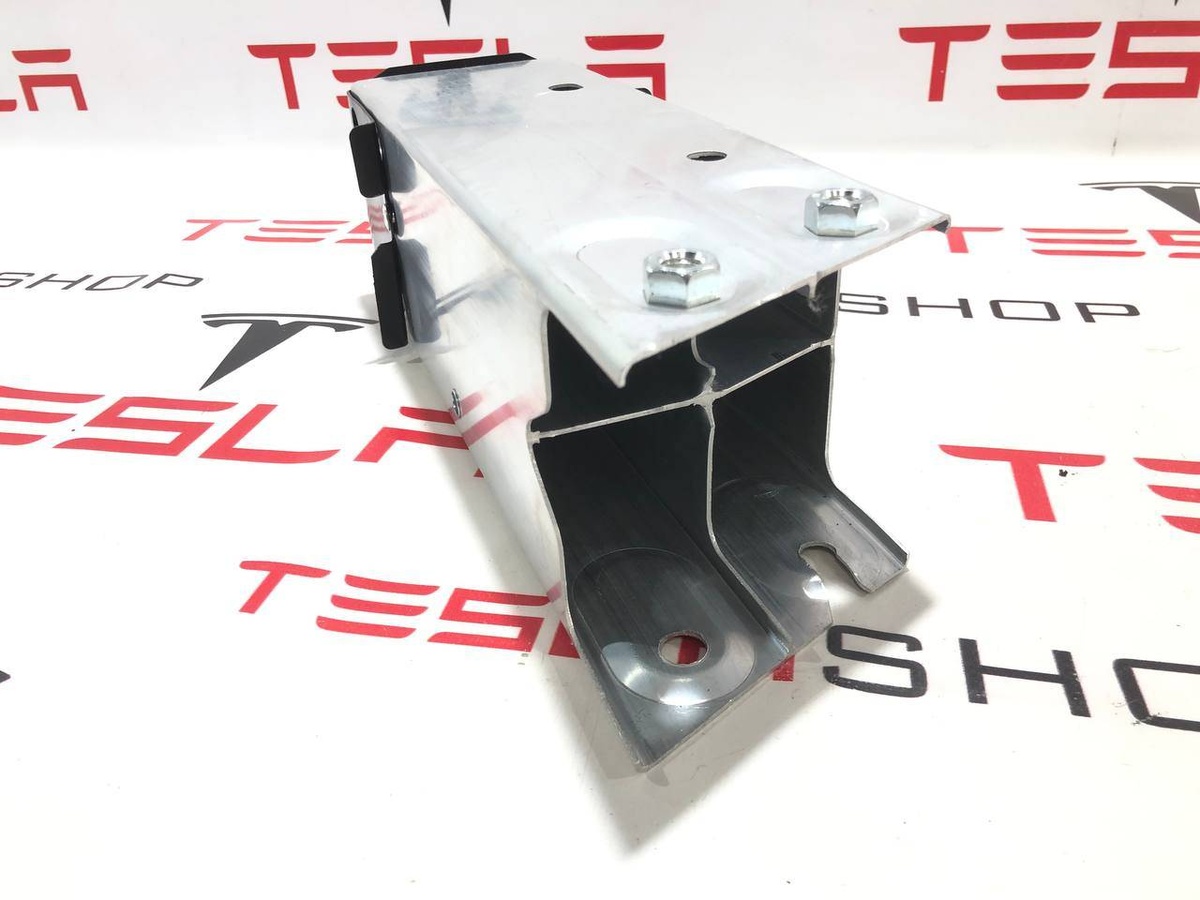 Лонжерон правый к Tesla Model 3 2021