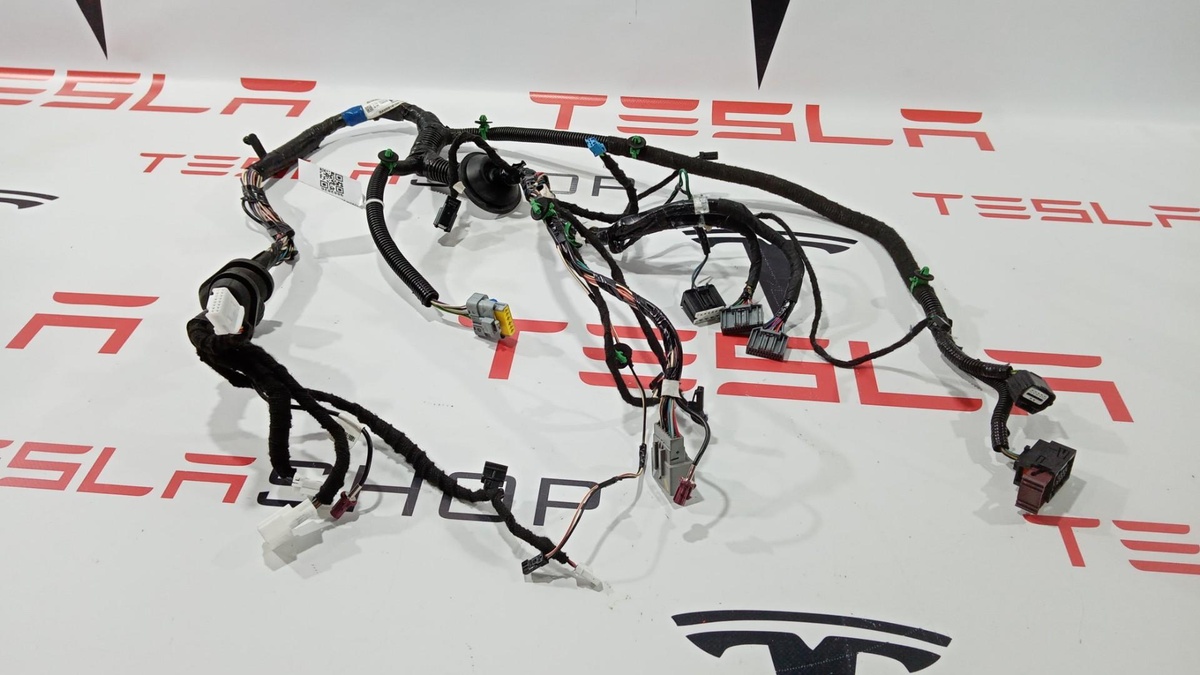 Проводка двери к Tesla Model S 2014