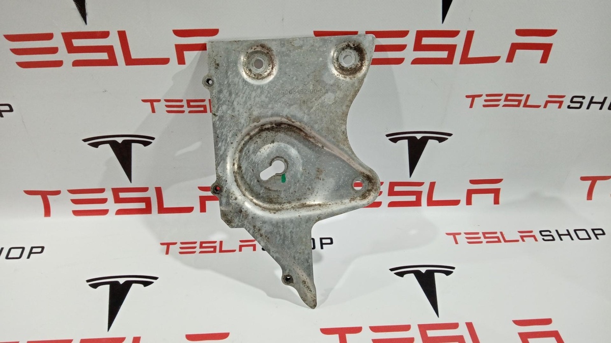 Кронштейн подрамника к Tesla Model S 2014