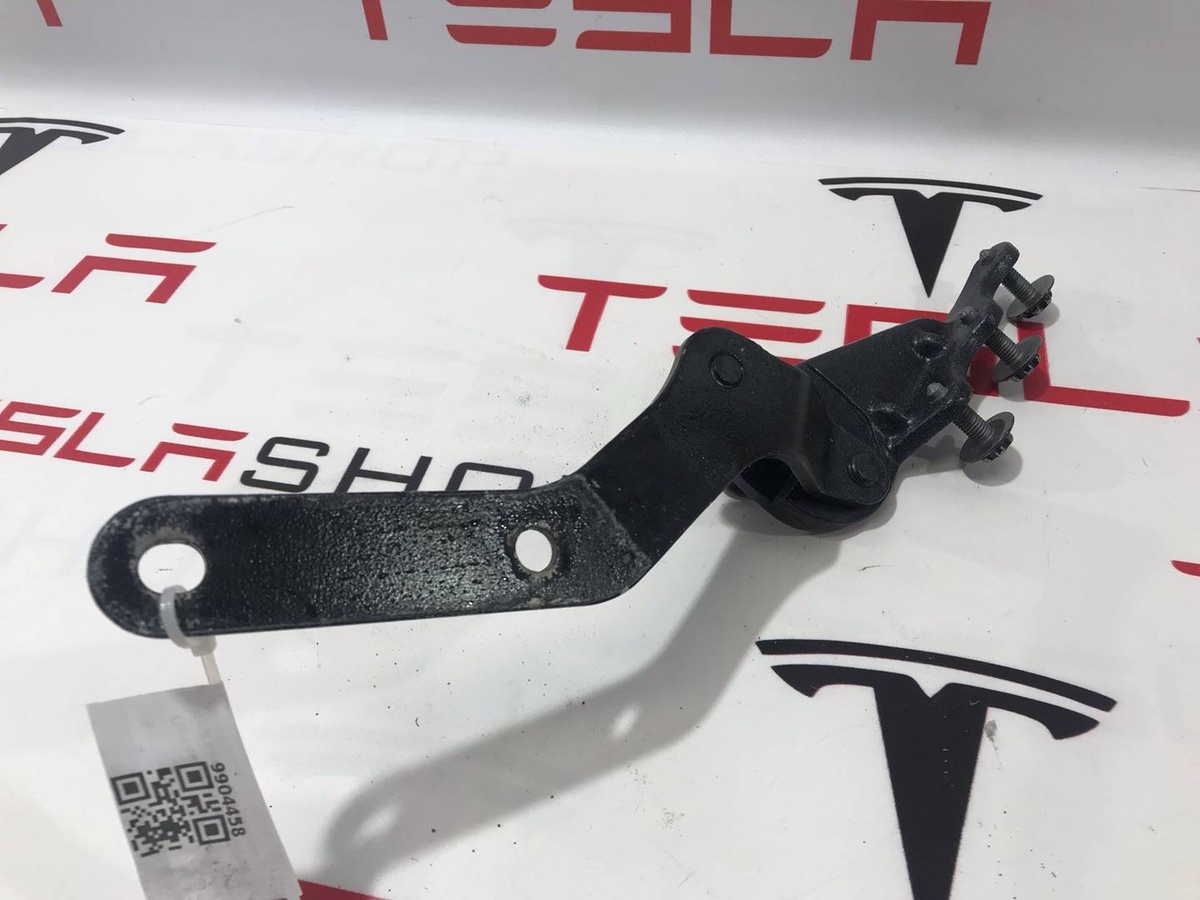 Петля двери к Tesla Model X 2016