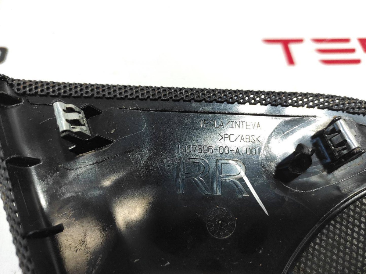 Сетка для динамика к Tesla Model S 2015