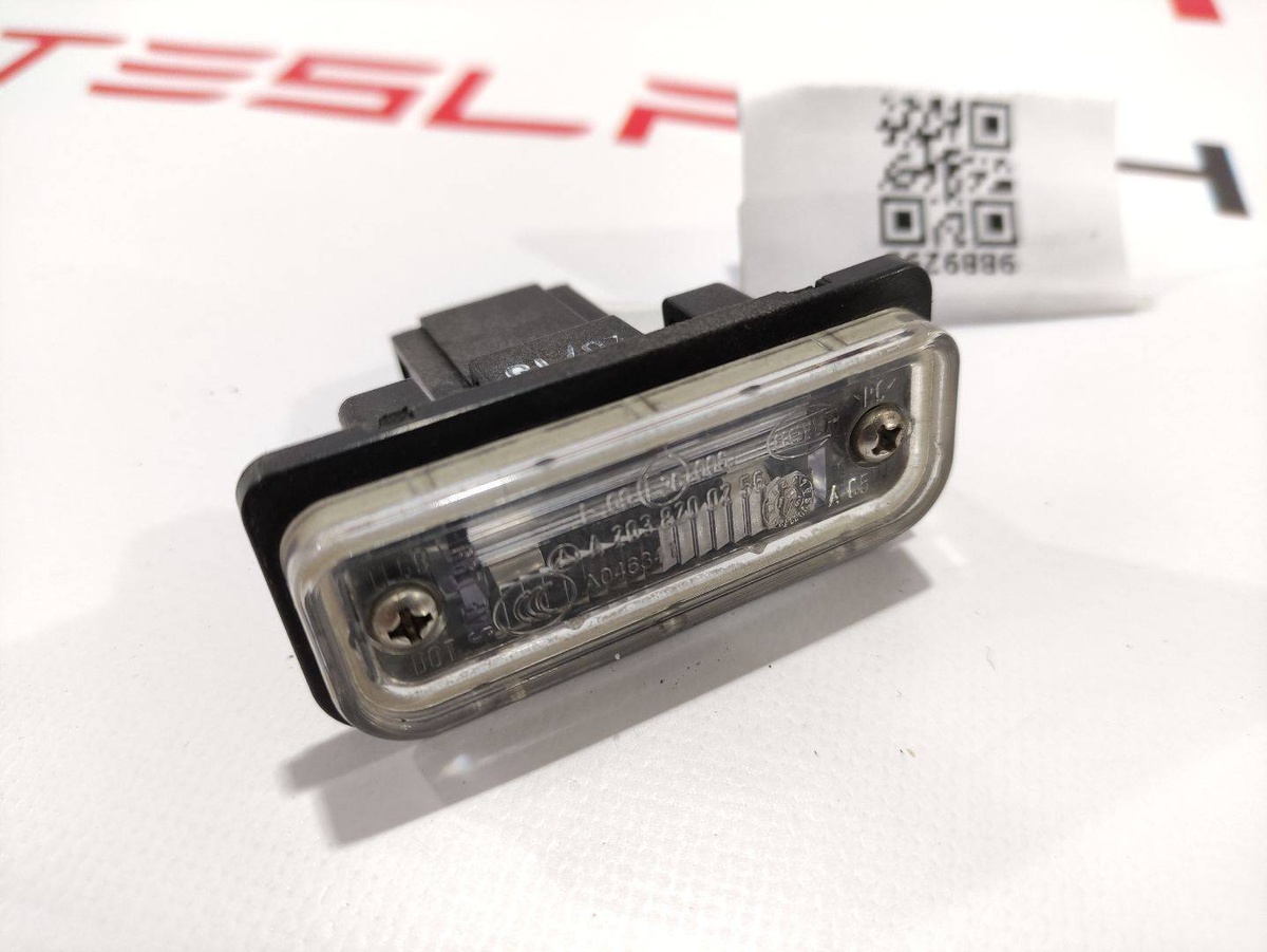 Подсветка номера к Tesla Model S 2015