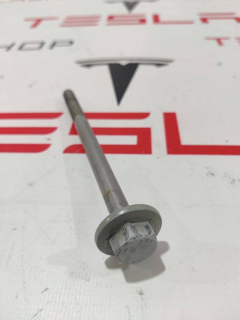 Болт к Tesla Model 3 2019