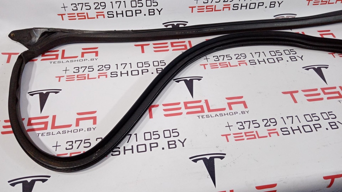 Уплотнитель к Tesla Model 3 2019