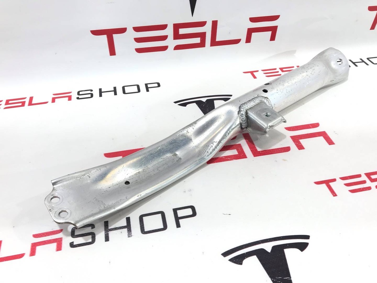 Распорка стоек к Tesla Model S 2017