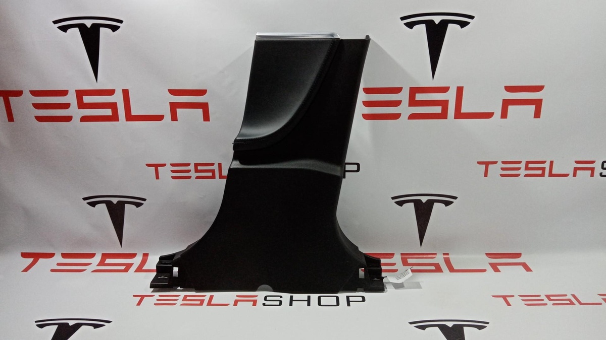 Обшивка стойки к Tesla Model S 2014