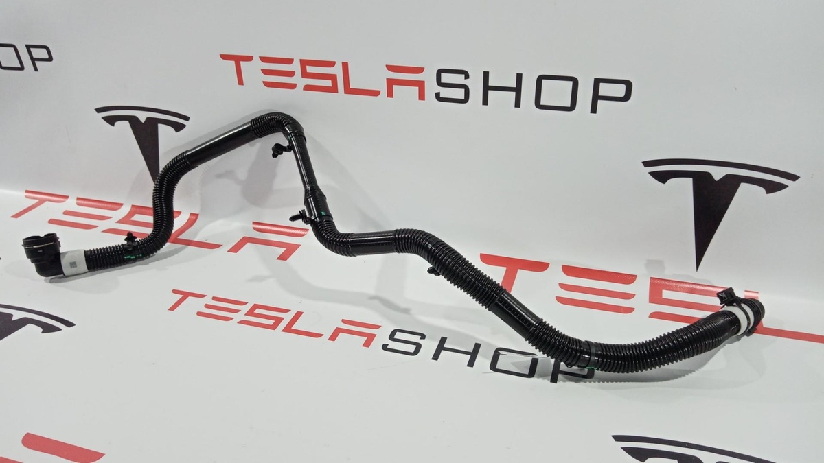 Патрубок к Tesla Model 3 2020