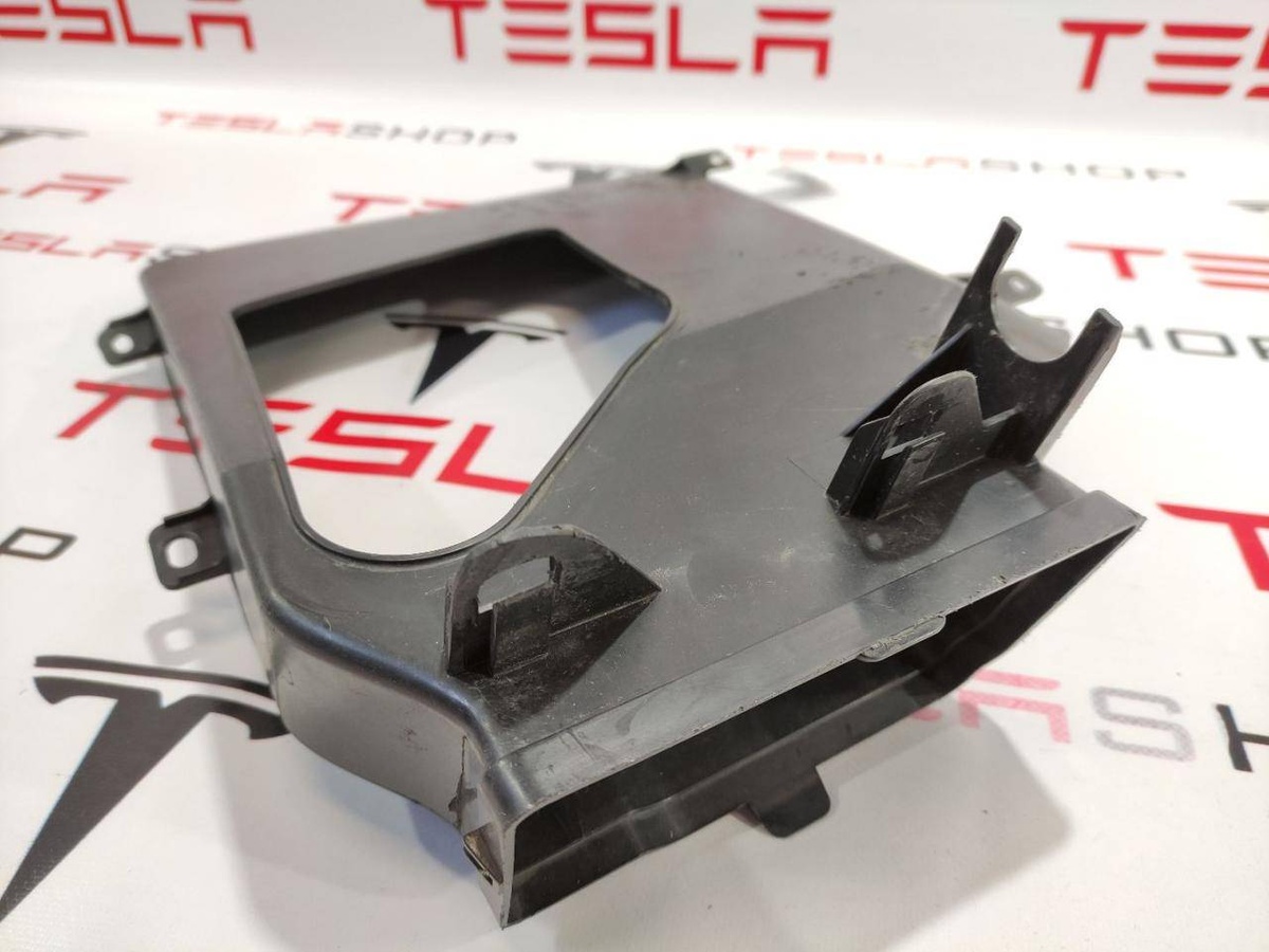 Дефлектор к Tesla Model S 2017