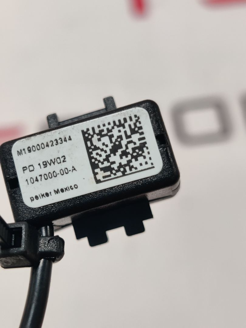 Микрофон к Tesla Model X 2019