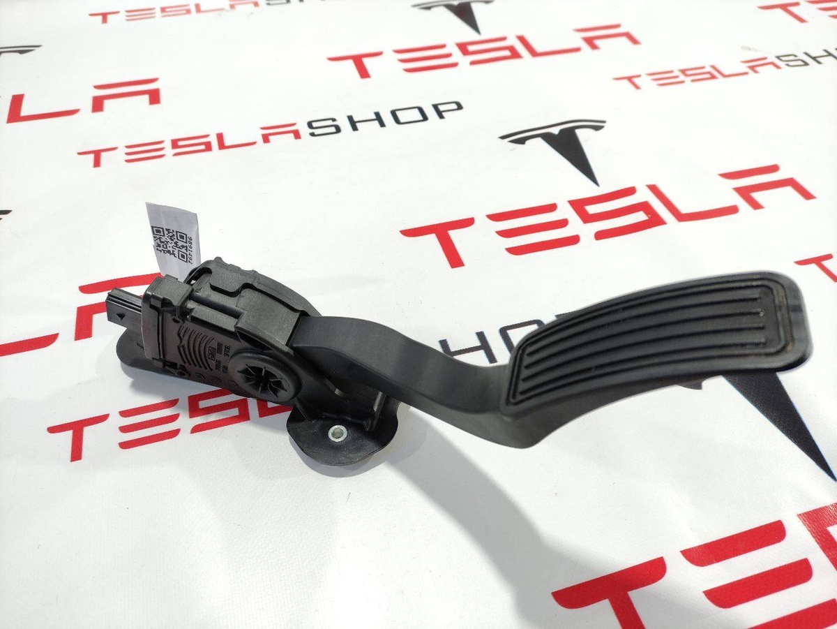 Педаль газа к Tesla Model X 2016