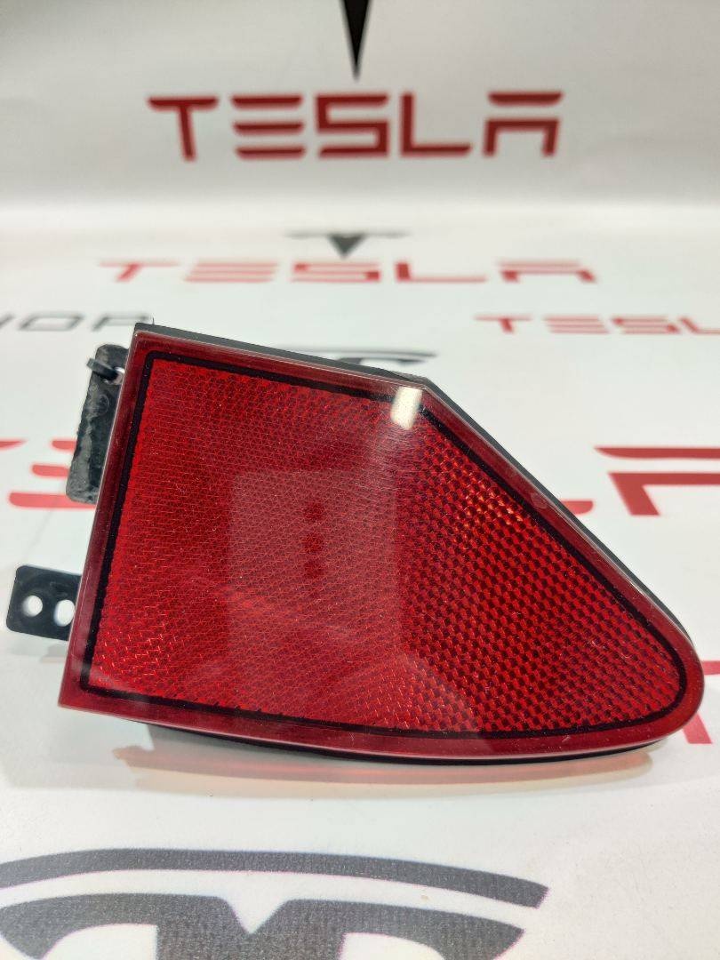 Отражатель фары к Tesla Model S 2014