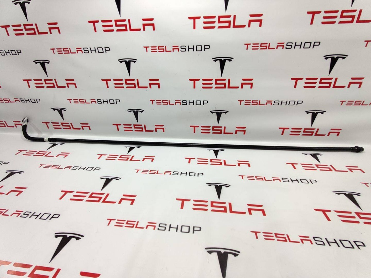 Патрубок радиатора к Tesla Model 3 2019