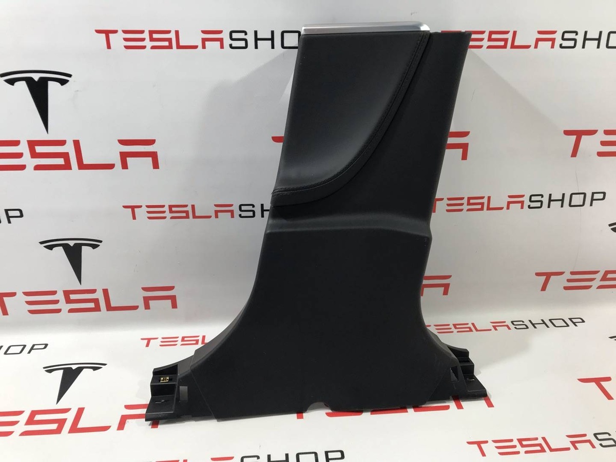 Обшивка стойки к Tesla Model S 2015