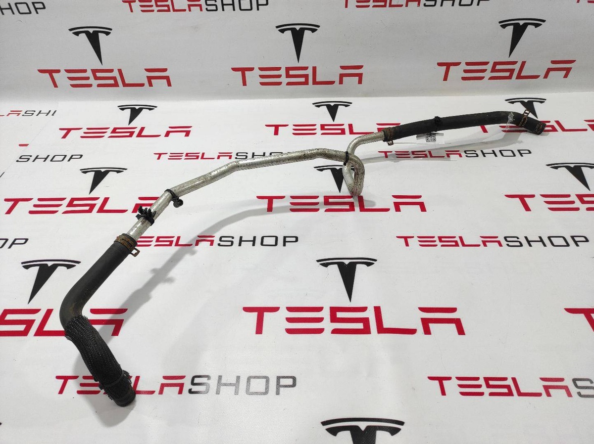 Трубка охлаждающей жидкости металлическая к Tesla Model S 2013