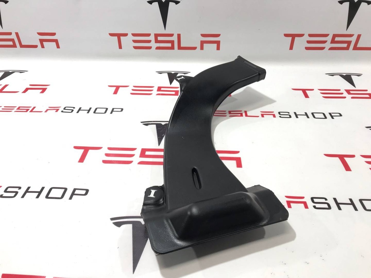 Воздуховод к Tesla Model 3 2020