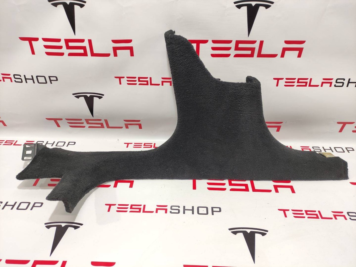 Обшивка стойки к Tesla Model S 2022