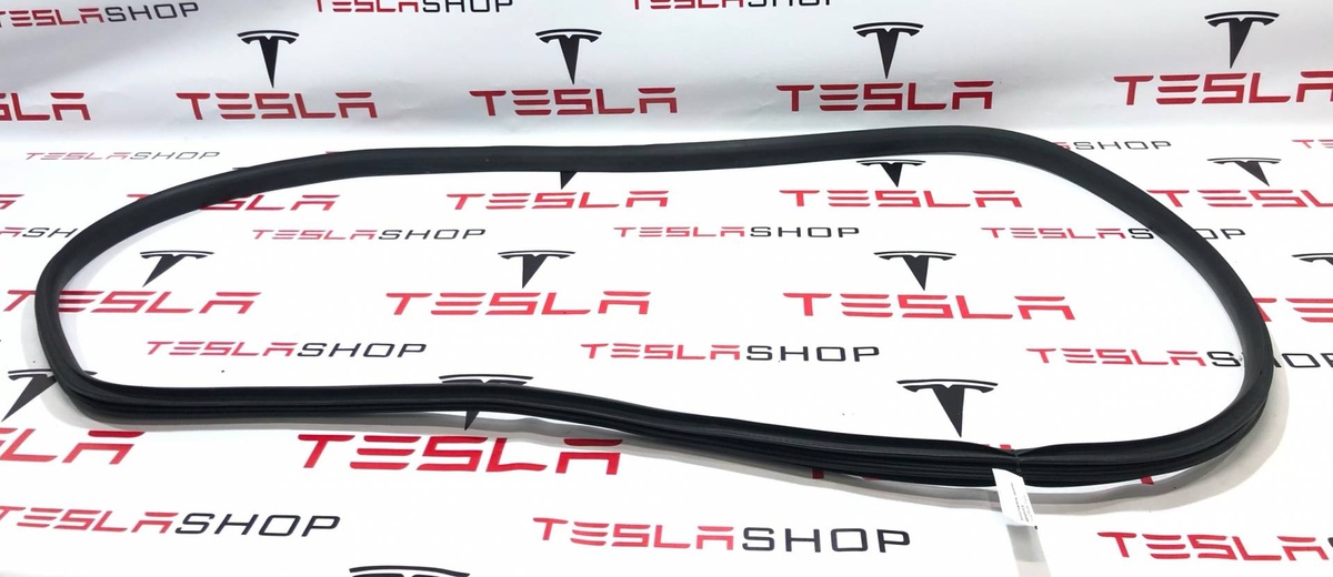 Уплотнитель к Tesla Model Y 2021
