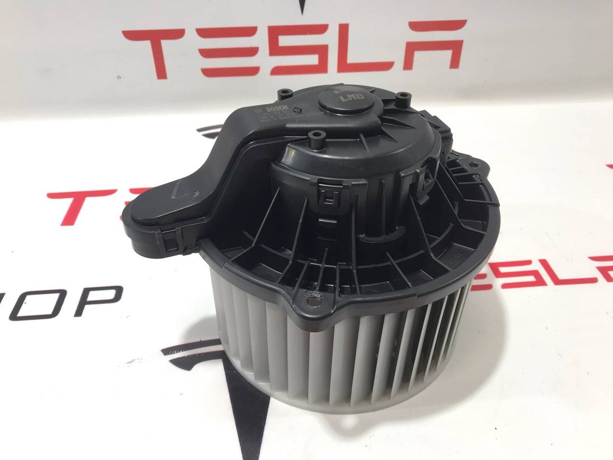 Моторчик печки к Tesla Model S 2013