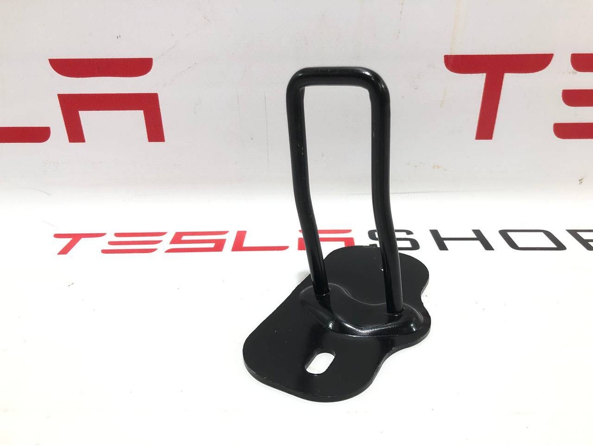Петля двери к Tesla Model 3 2021