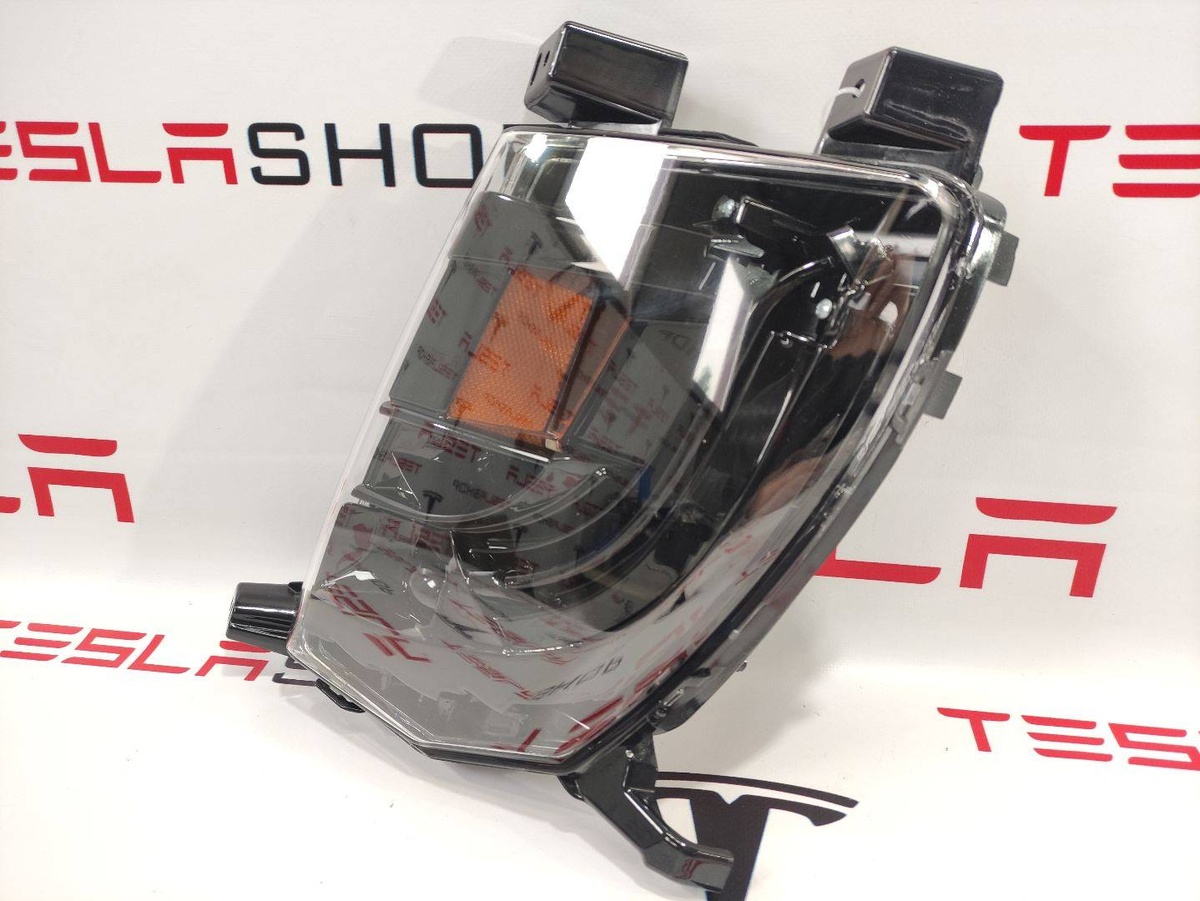 Фара противотуманная левая к Tesla Model S 2020