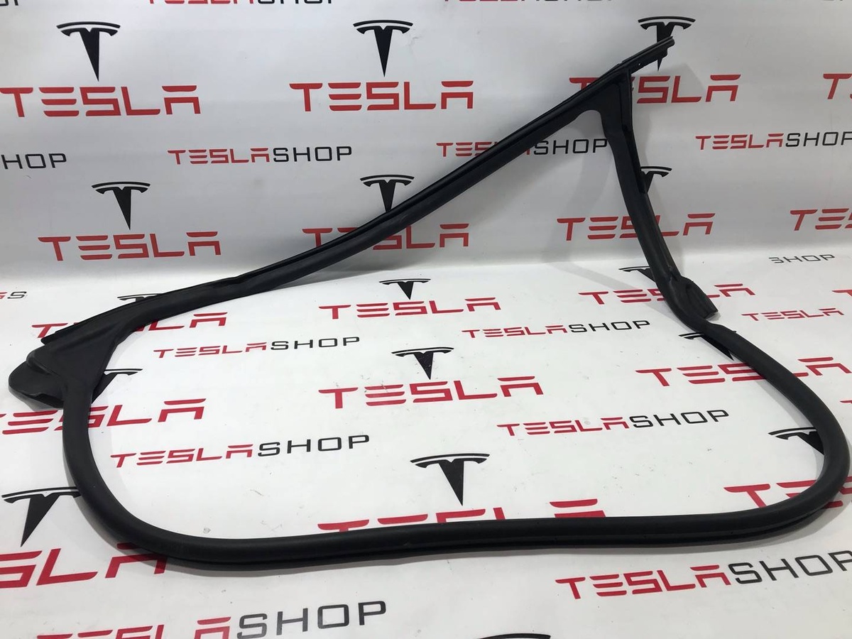 Уплотнитель к Tesla Model 3 2019