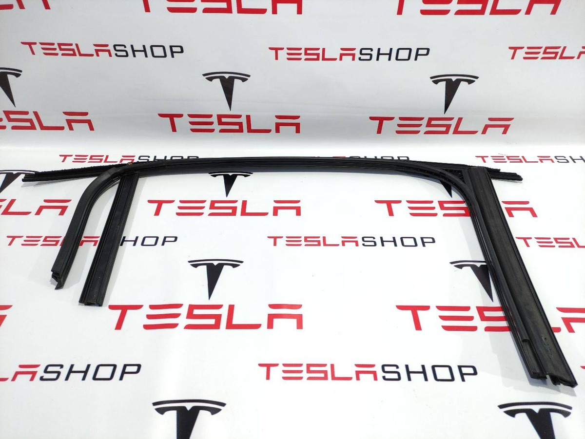 Уплотнитель двери сдвижной к Tesla Model X 2016