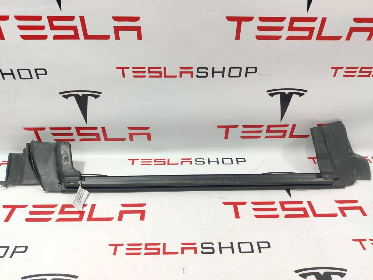 Уплотнитель к Tesla Model 3 2019