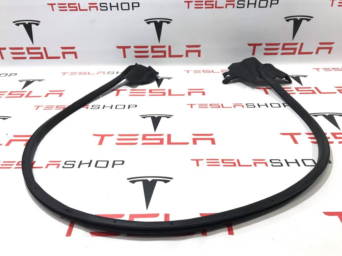 Уплотнитель к Tesla Model S 2016
