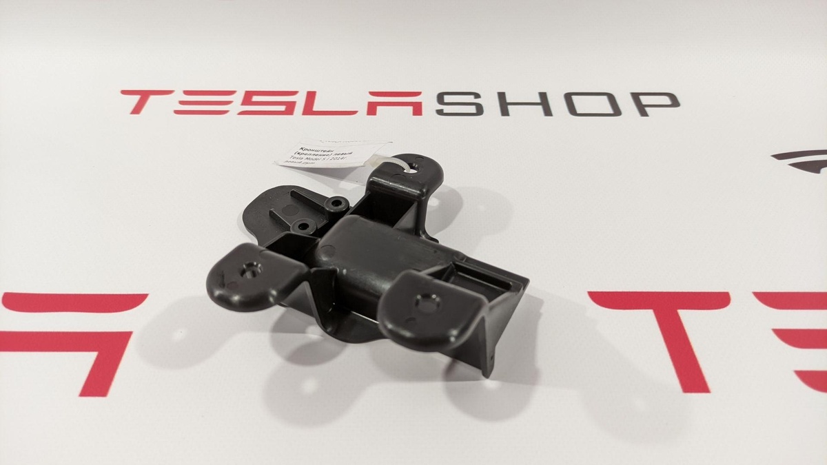 Кронштейн к Tesla Model S 2014