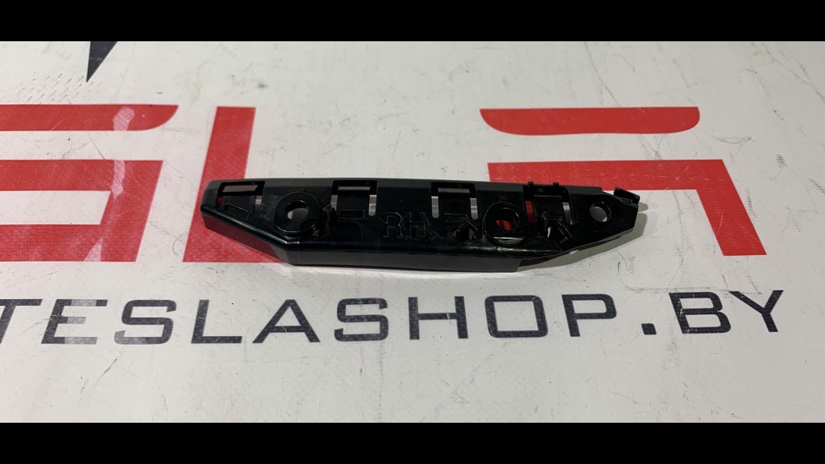 Кронштейн к Tesla Model 3 2020