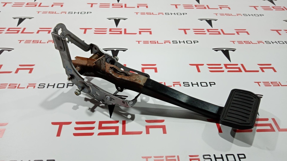 Педаль тормоза к Tesla Model S 2012
