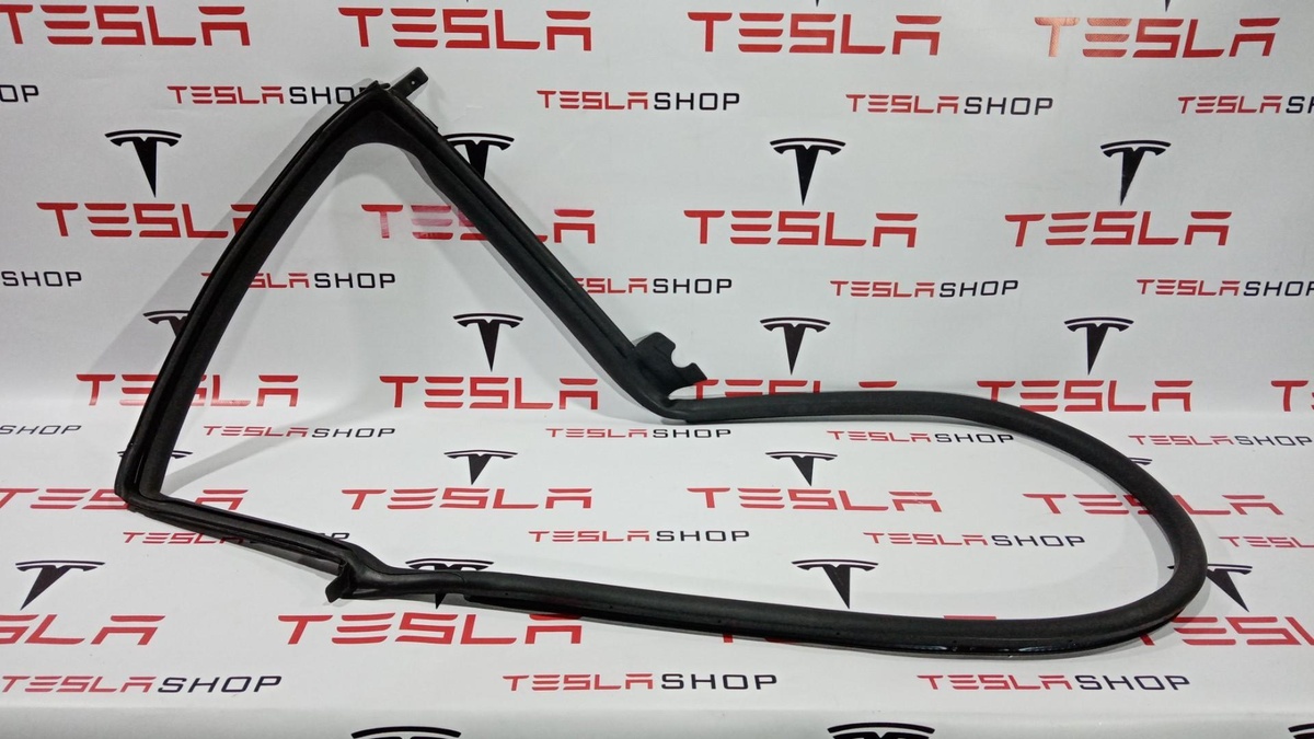 Уплотнитель к Tesla Model S 2015