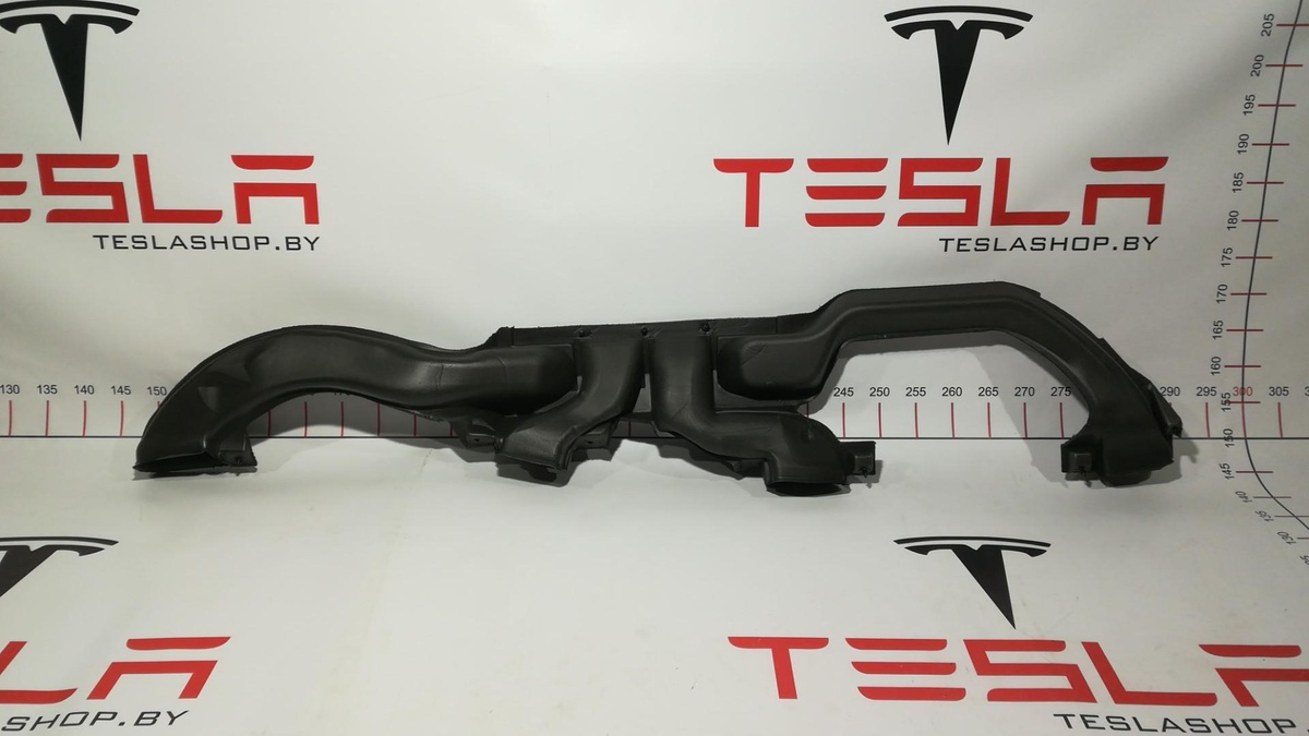 Воздуховод к Tesla Model S 2014