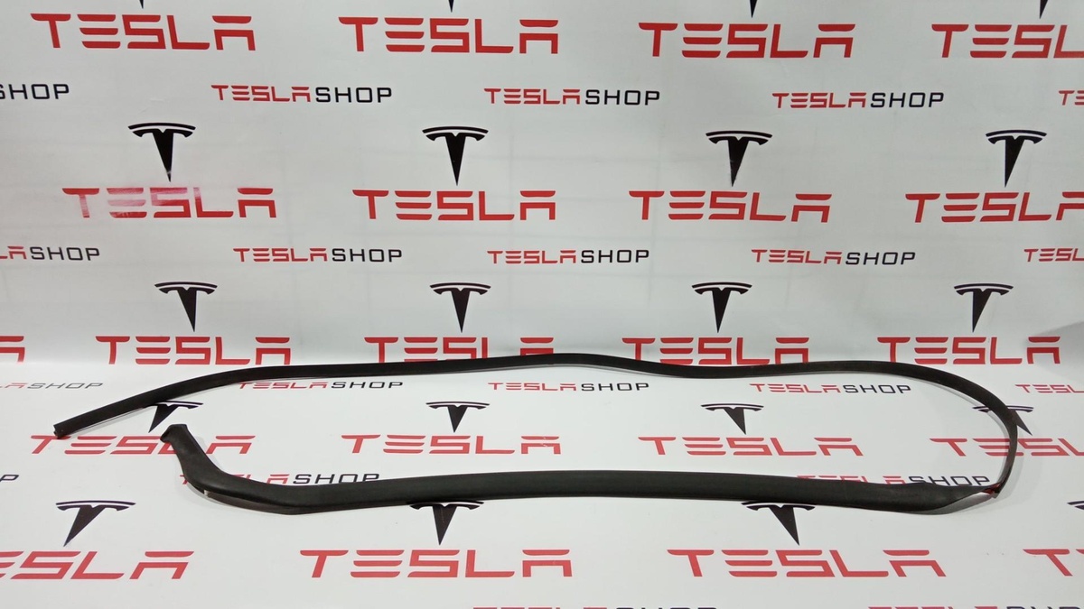 Уплотнитель к Tesla Model S 2015