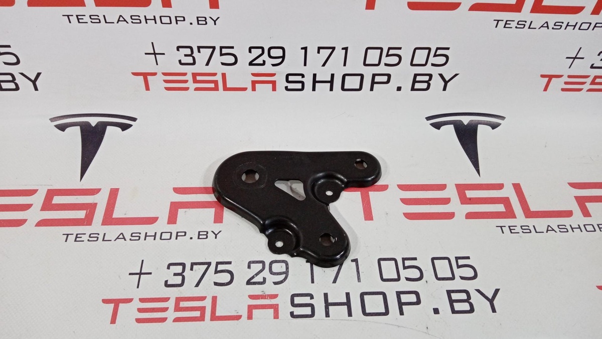 Кронштейн подрамника к Tesla Model 3 2019