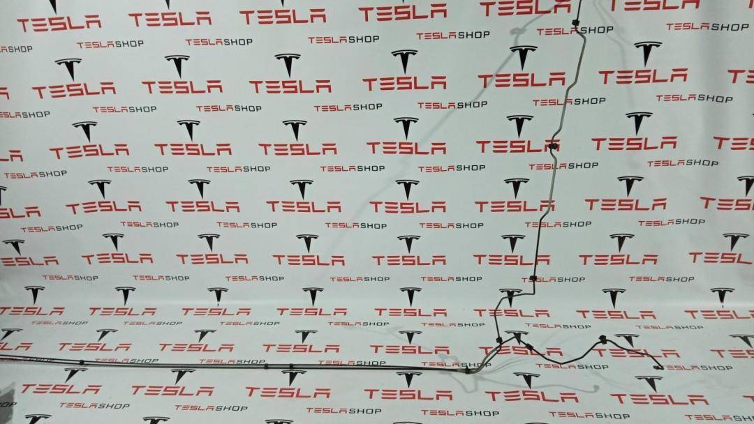 Шланг тормозной к Tesla Model S 2016