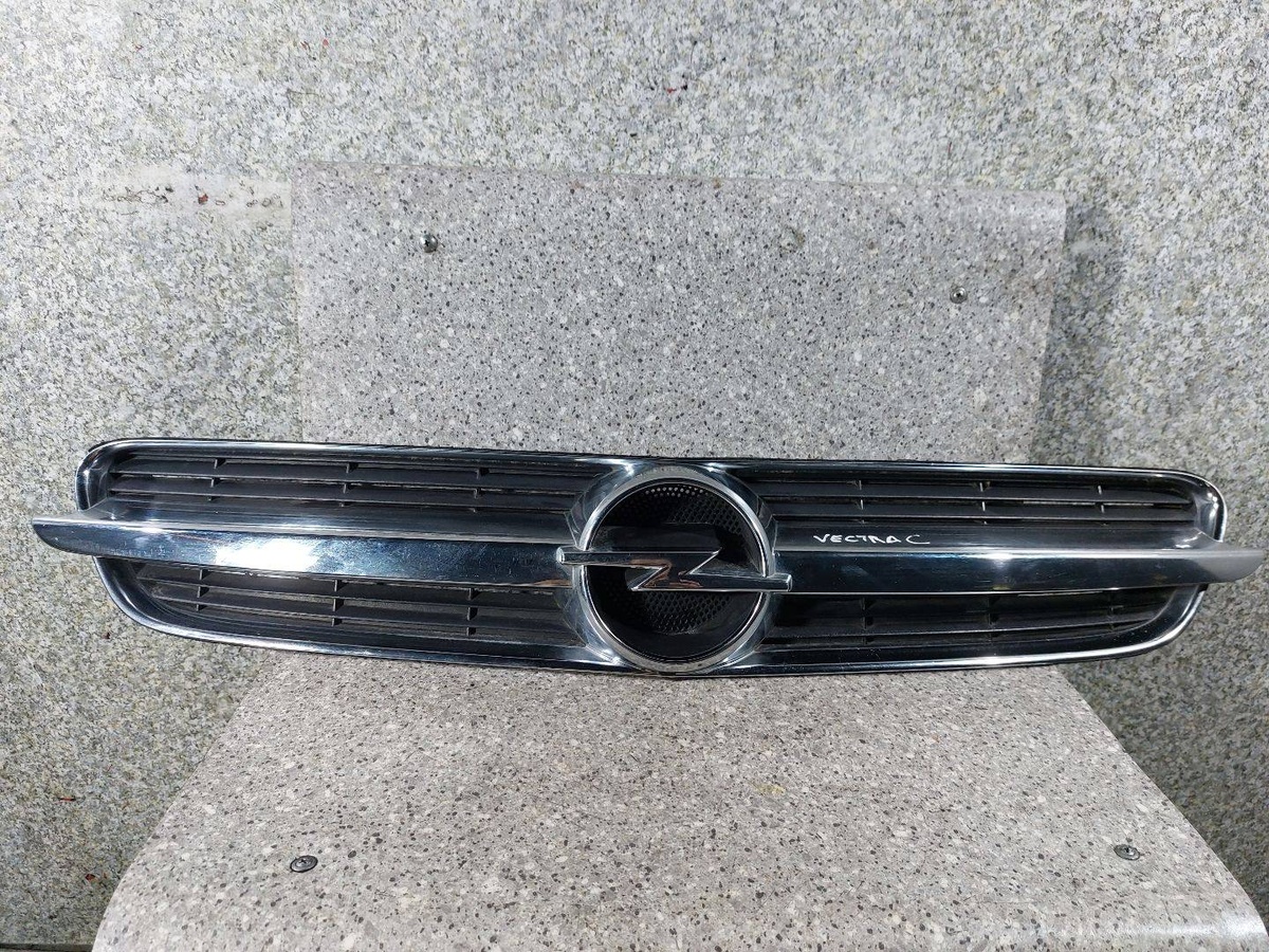 Решетка радиатора к Opel Vectra 2004