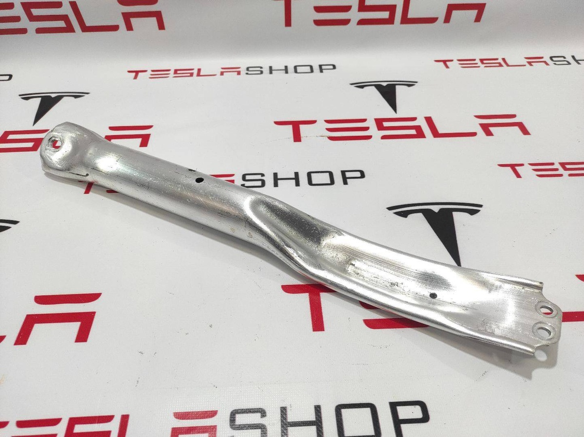 Распорка стоек к Tesla Model S 2018