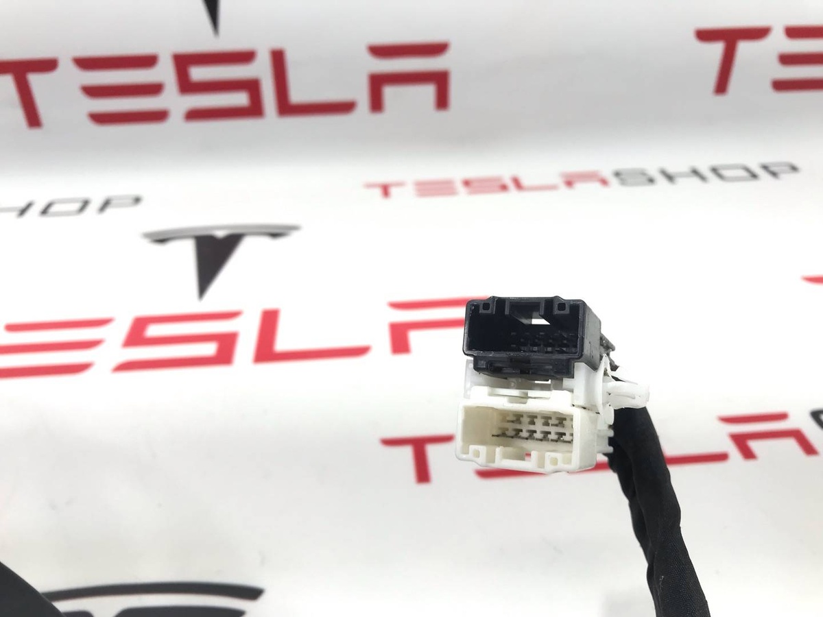 Проводка двери к Tesla Model X 2017