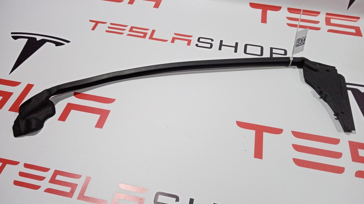 Уплотнитель к Tesla Model S 2014