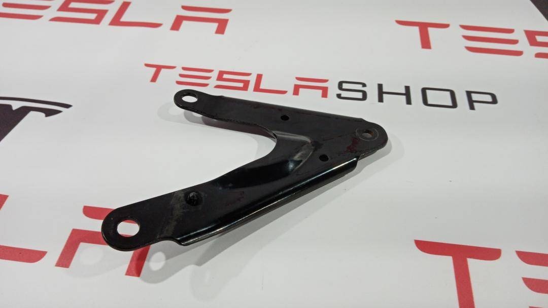 Кронштейн подрамника к Tesla Model S 2016