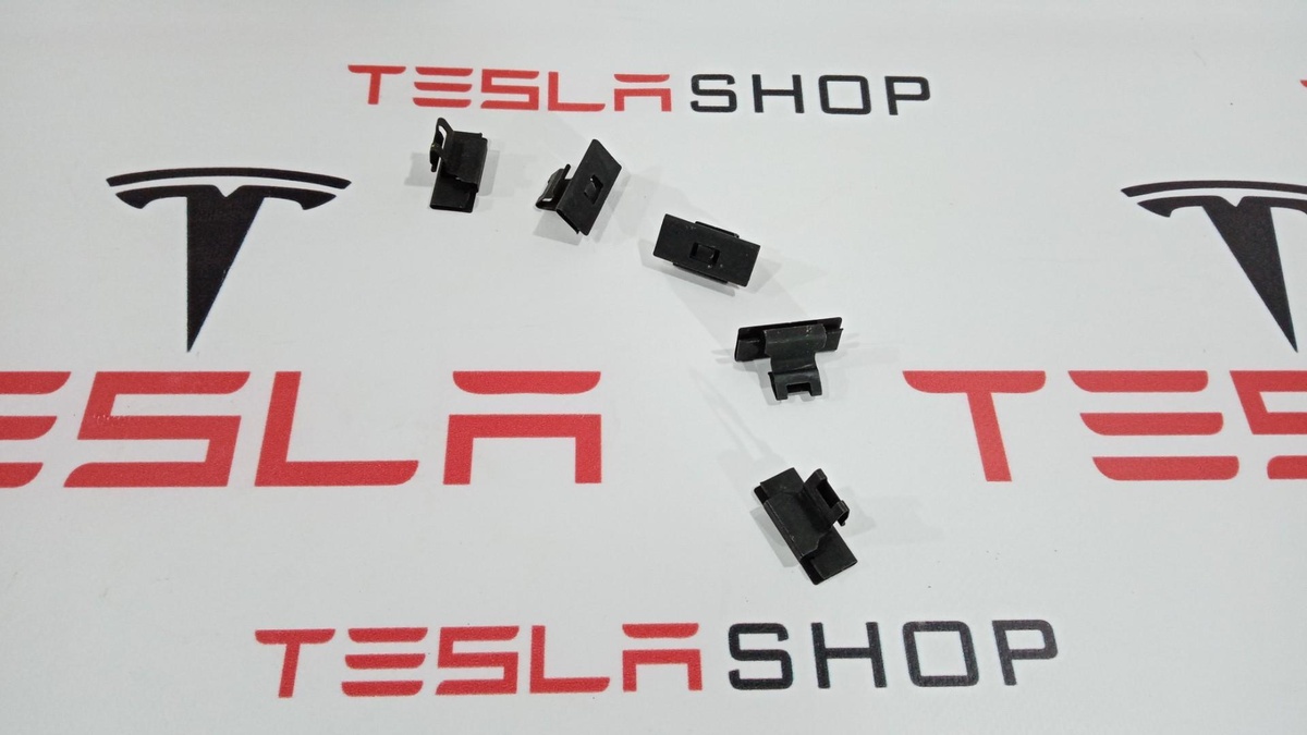 Клипса к Tesla Model S 2014