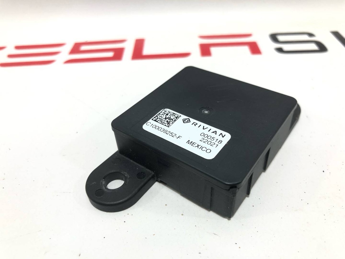 Антенна  к Rivian R1T 2022