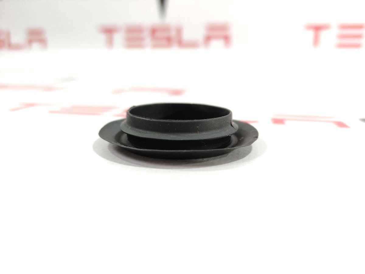 Заглушка к Tesla Model 3 2019