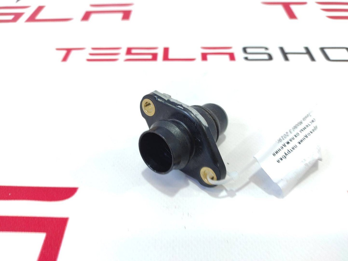 Штуцер к Tesla Model 3 2021