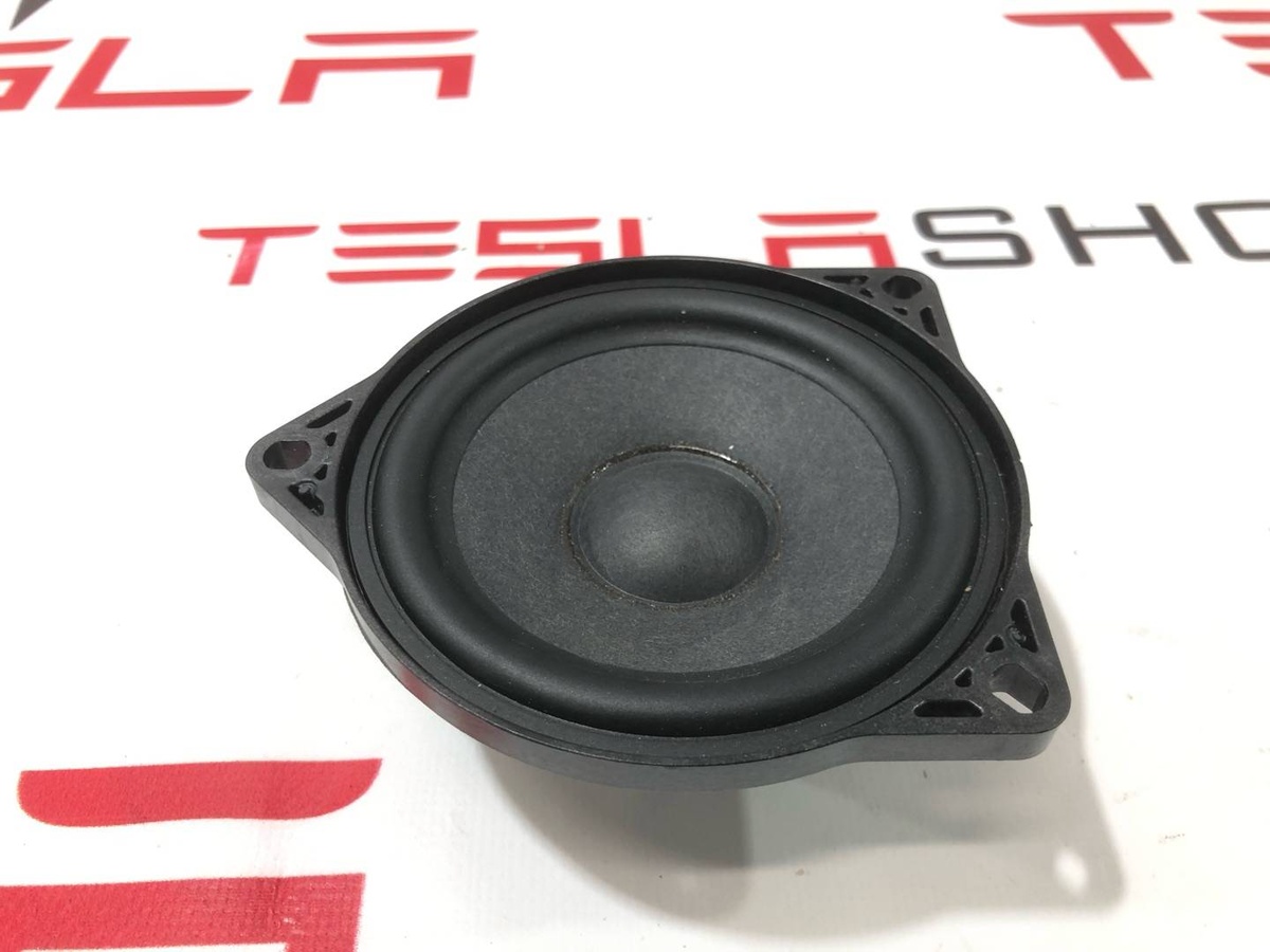 Динамик к Tesla Model Y 2021
