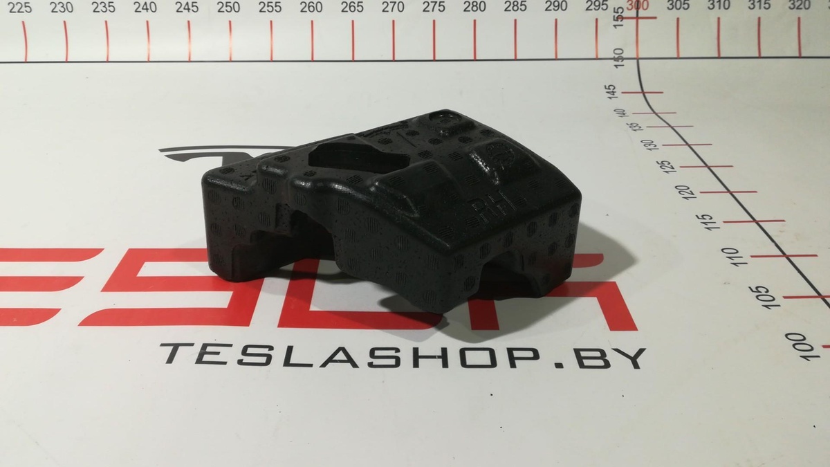 Крепление сиденья к Tesla Model 3 2019