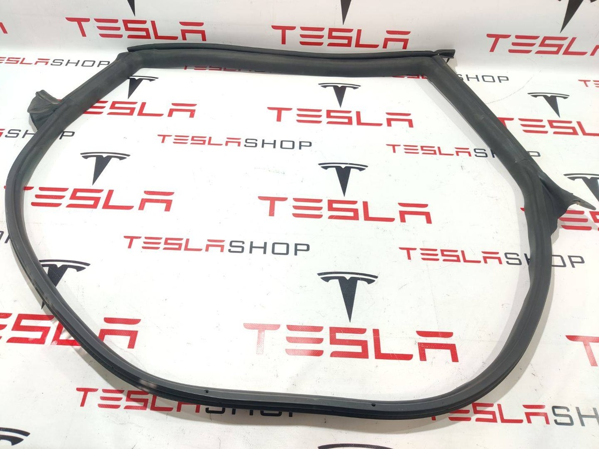 Уплотнитель к Tesla Model 3 2019